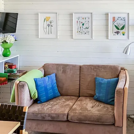 2 Bedroom Cozy In Feriehus